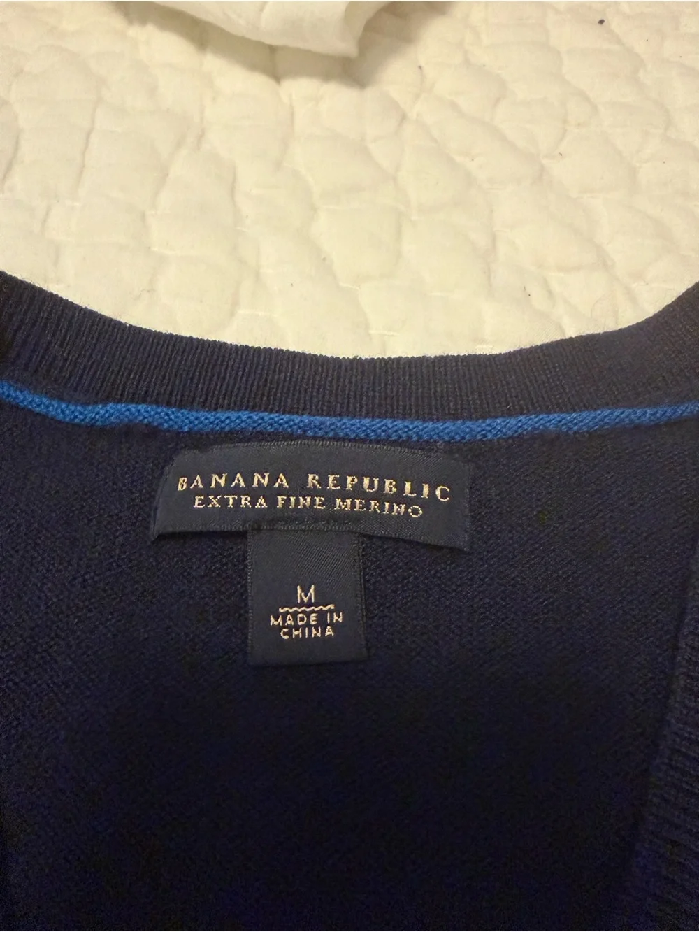 Banana Republic Men's V-Neck Sweater in Navy